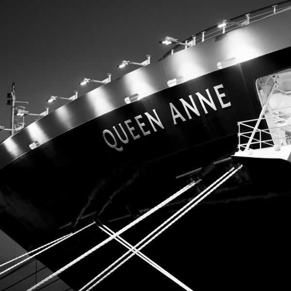 20075 Still; Queen Anne bow