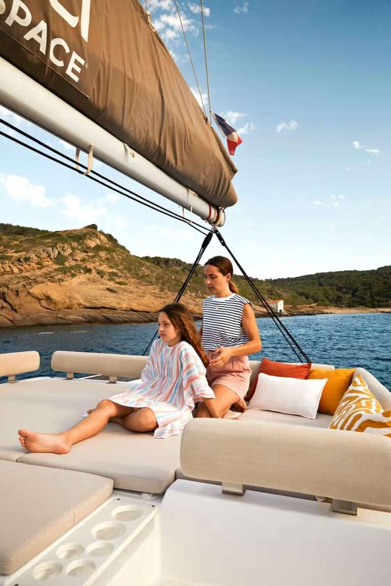 Catamaran BALI 58 Enfant sur le flybridge
