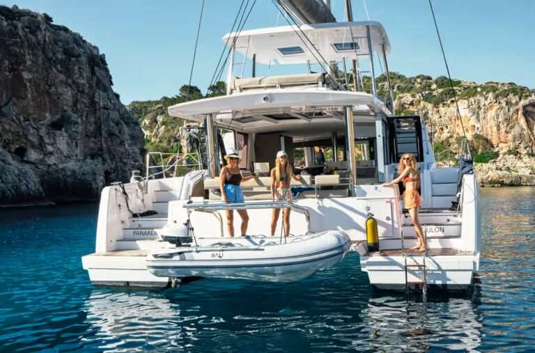 Catamaran BALI Femmes souriant