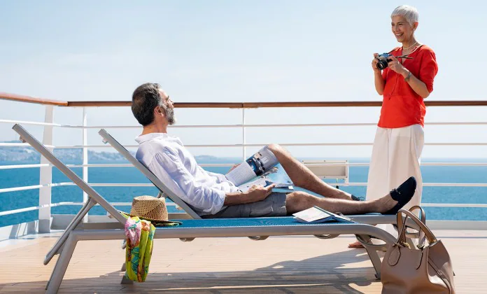 C040 People Couple Deck.jpg.image.696.420.high