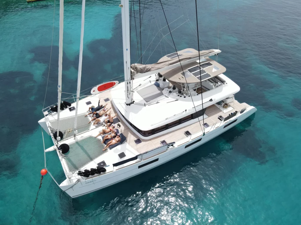 catamaran vue aerienne mouillage