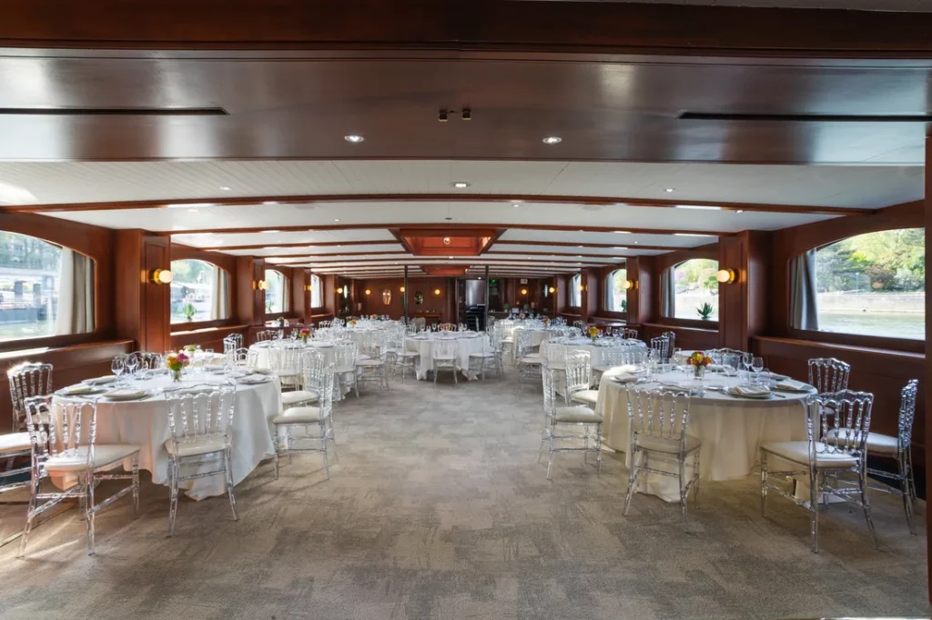 offsite direction yacht paris salle tables rondes