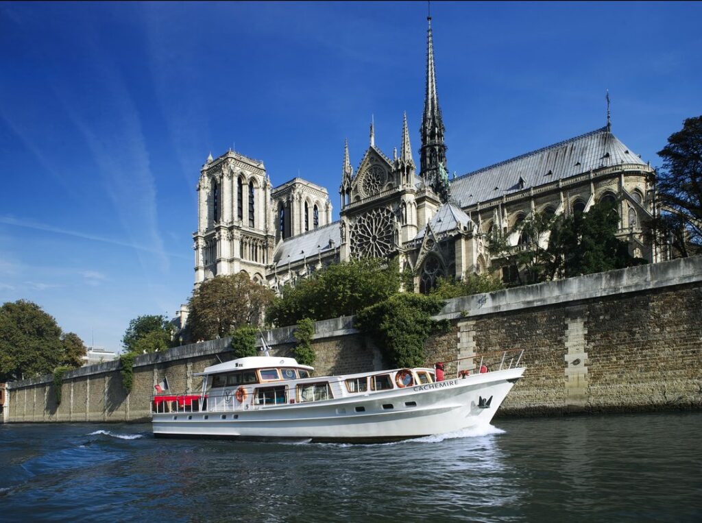 peniche cachemire notre dame seine