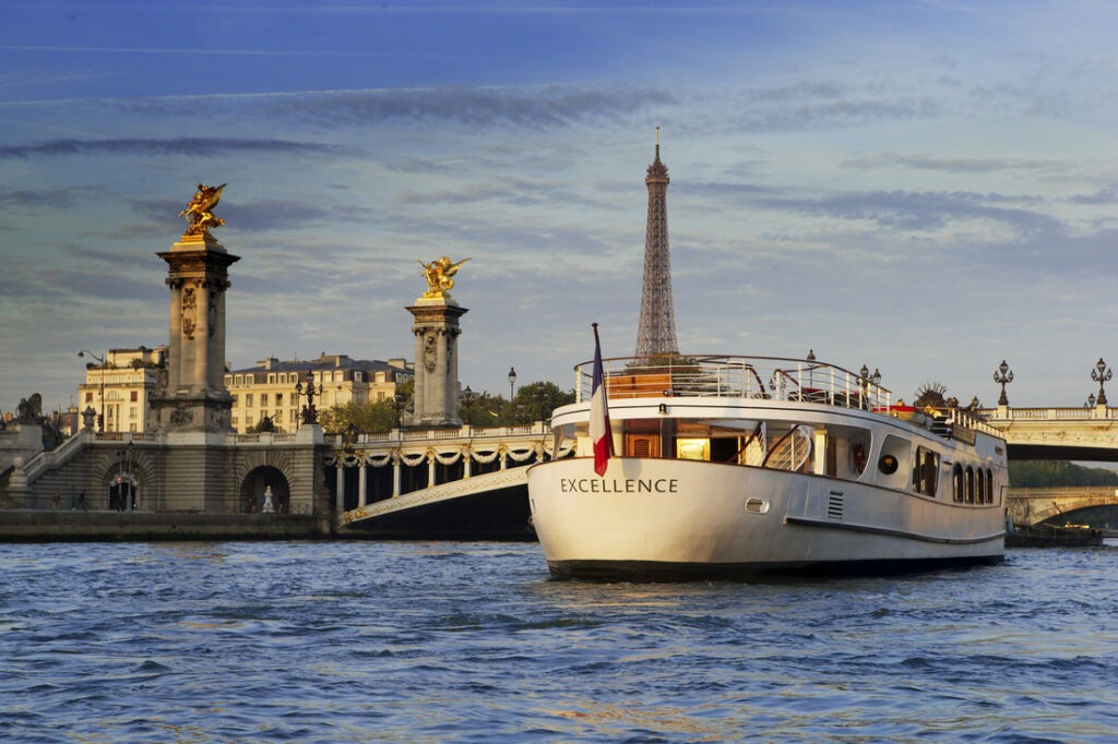 peniche excellence exterieur pont alexandre iii tour eiffel