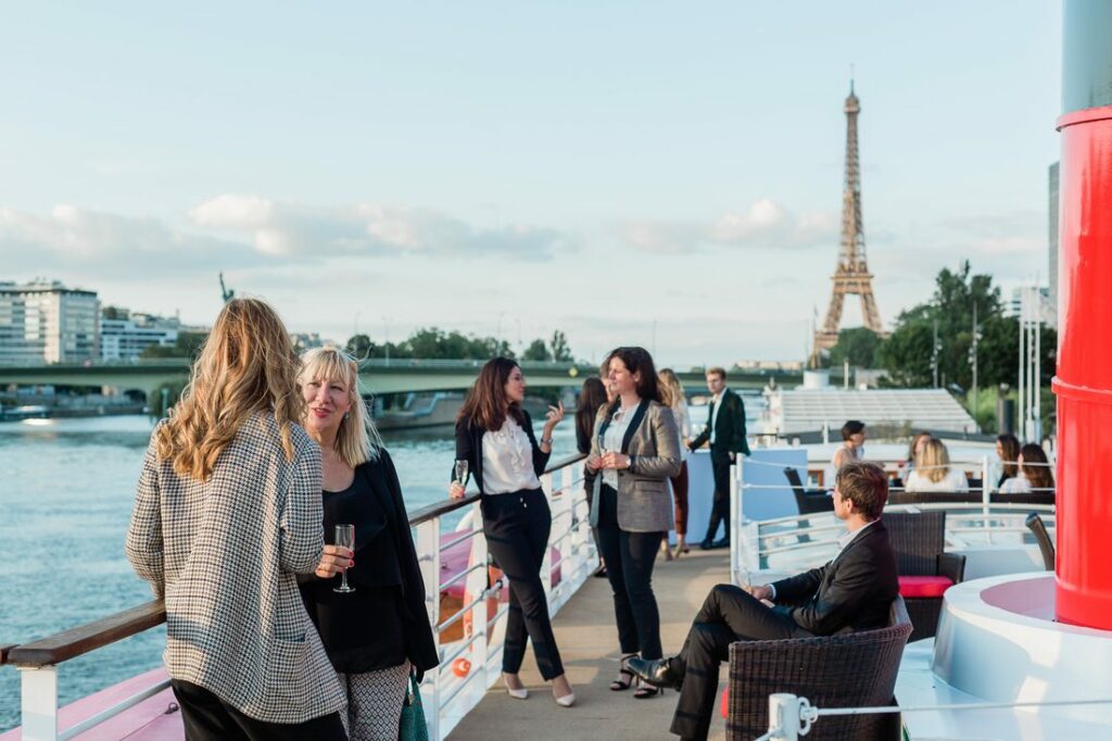 peniche le paquebot cocktail pont superieur tour eiffel