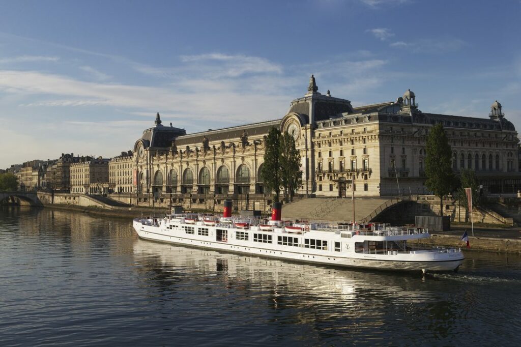 peniche le paquebot musee orsay seine