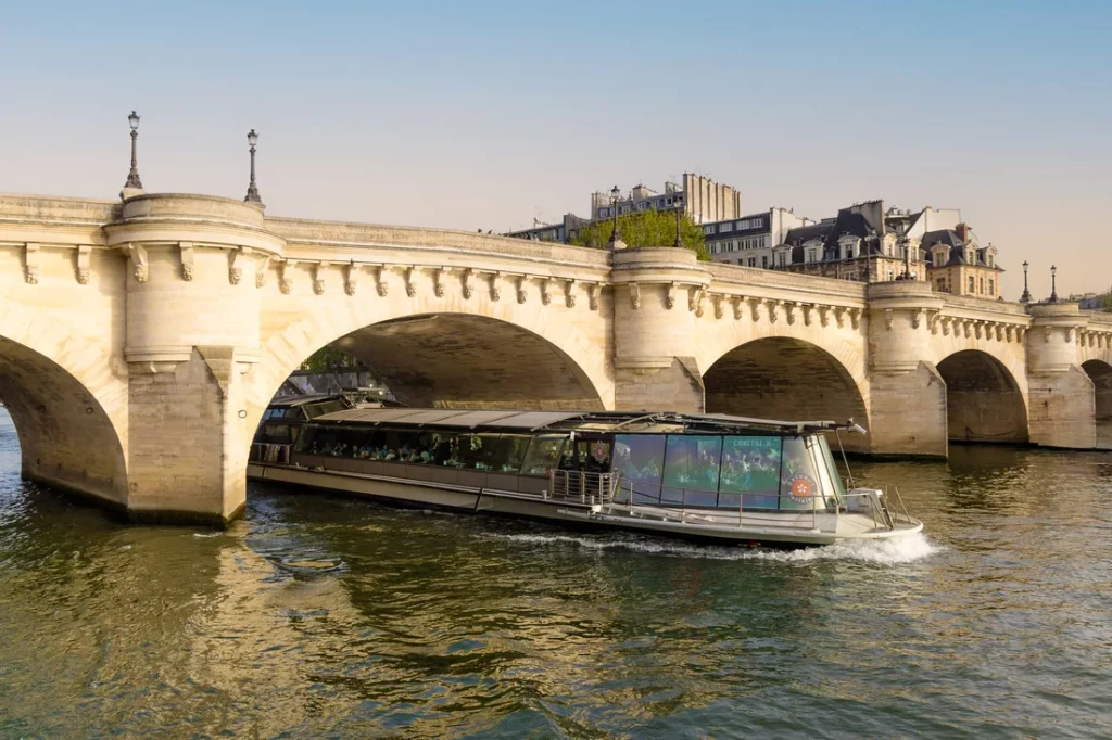 seminaire bateau paris pont neuf