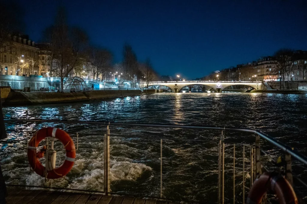 seminaire bateau paris terrasse arriere nuit