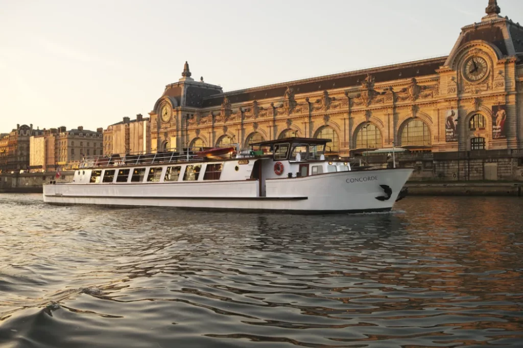 peniche concorde seine musee orsay