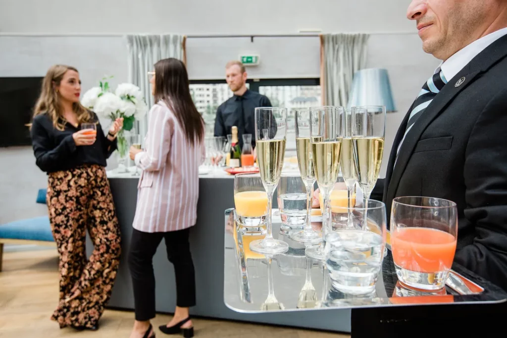 plateau champagne service accueil