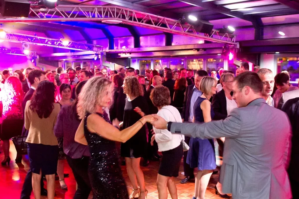 soiree dansante bateau seine entreprise