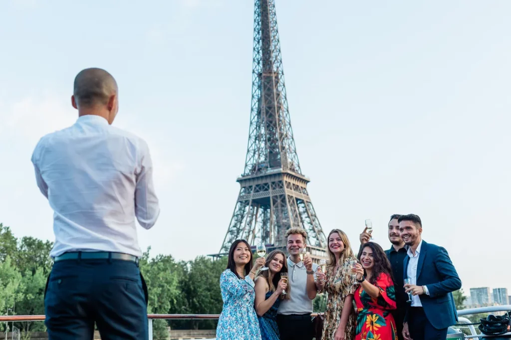 toast invites pont peniche tour eiffel
